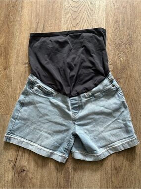 Signature by Levi Strauss Light Wash Denim Maternity Shorts with Navy Panel